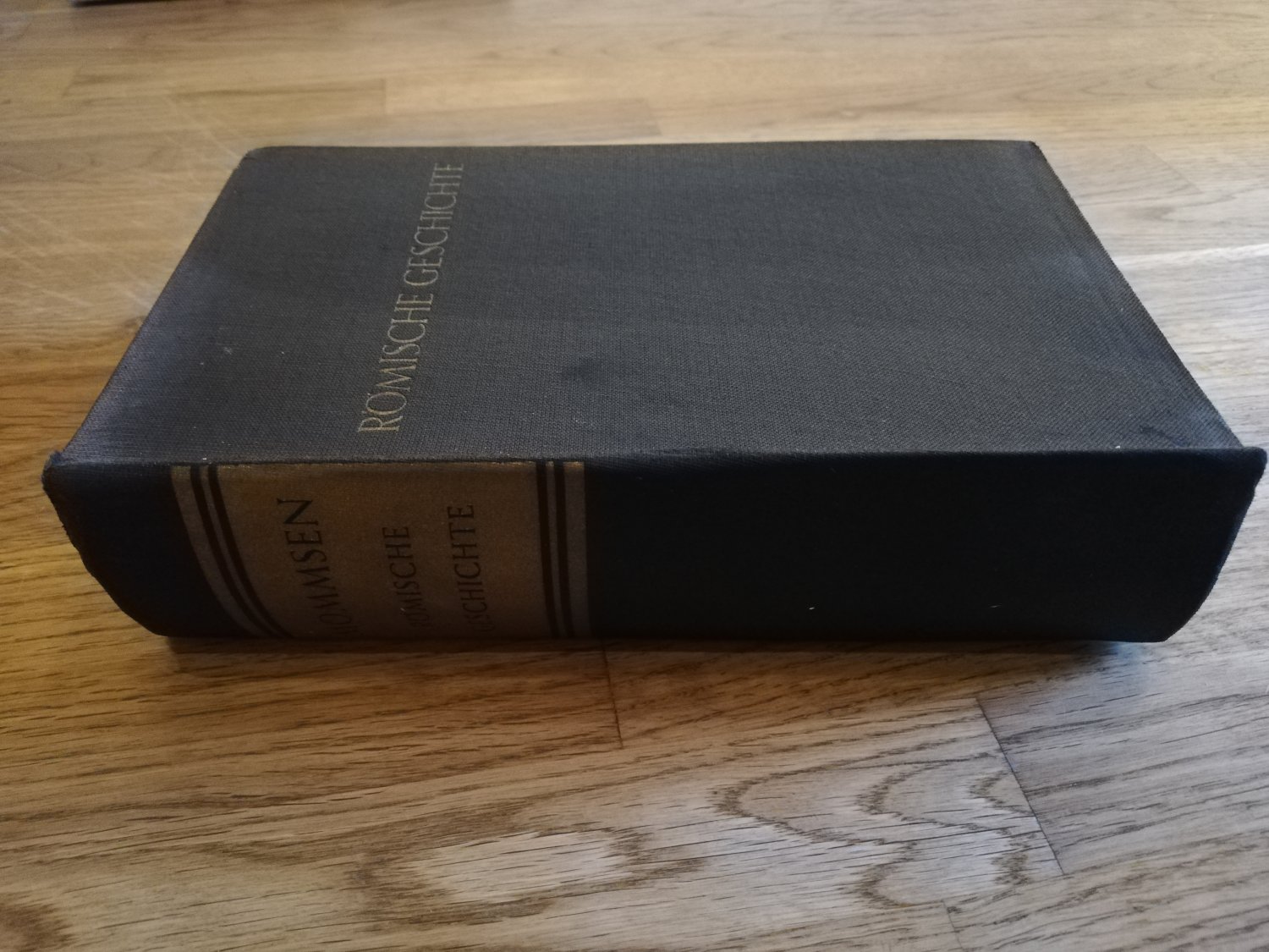 ローマ史Theodor Mommsen Römische Geschichte 71Ze6o66k+L._UF1000,1000_QL80_.jpg